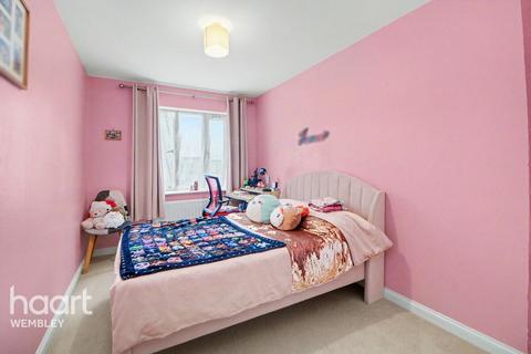 undefined, King George Crescent, Wembley