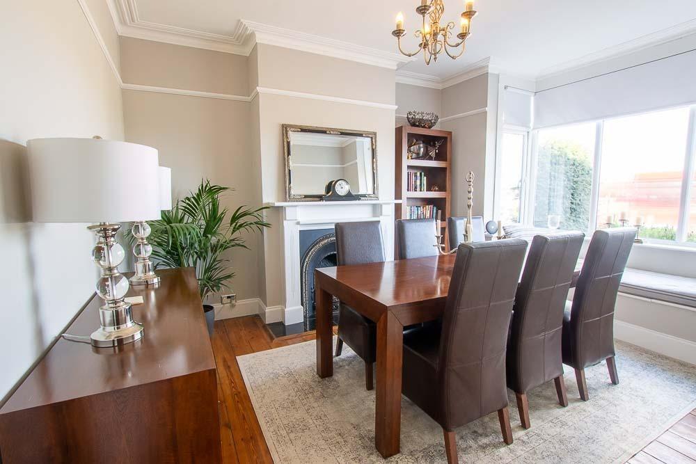 Dining room, fireplace