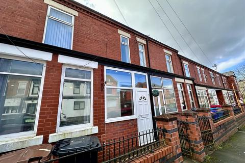 3 bedroom terraced house to rent, Glendore, Salford