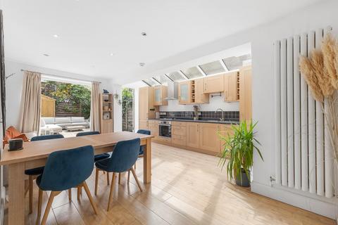 2 bedroom flat for sale, Solon Road, SW2