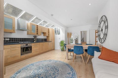 2 bedroom flat for sale, Solon Road, SW2