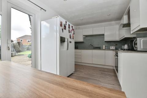 3 bedroom terraced house for sale, The Paddock, Hull