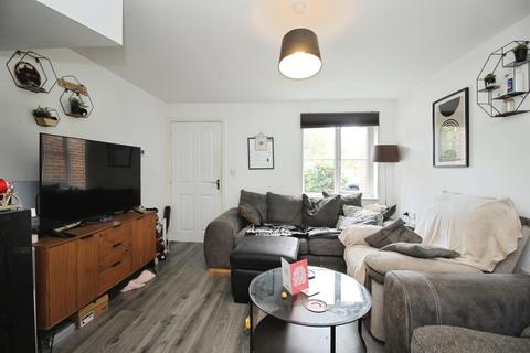3 bedroom townhouse for sale, Frobisher Avenue, CASTLEFORD