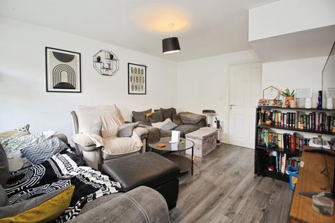 3 bedroom townhouse for sale, Frobisher Avenue, CASTLEFORD