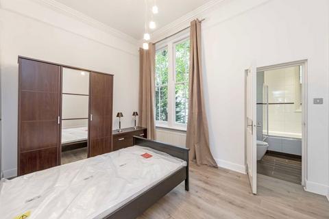 2 bedroom flat to rent, Penywern Road, London SW5