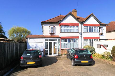 Midholm Road, Shirley