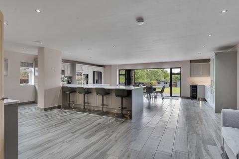 5 bedroom detached house for sale, Outwoods Road, Loughborough LE11