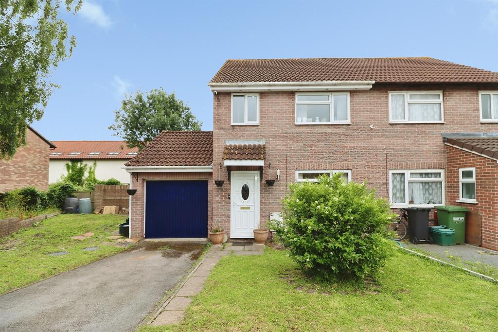 3 bedroom semi-detached house for sale