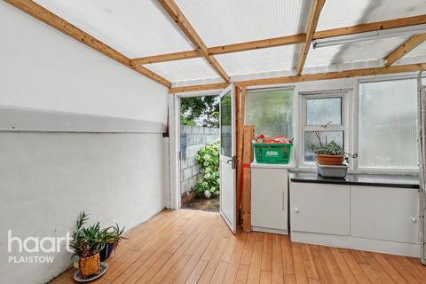 2 bedroom terraced house for sale, Western Road, London