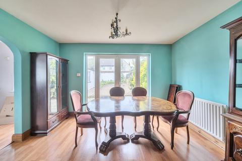 3 bedroom bungalow for sale, Willow Gardens, Ruislip