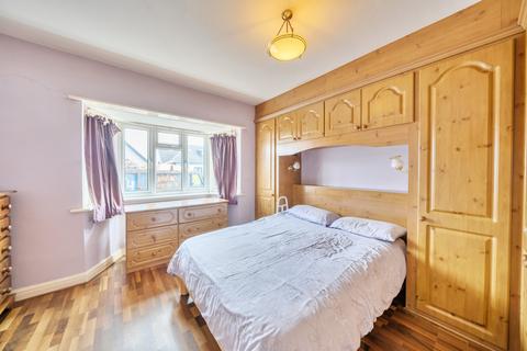 3 bedroom bungalow for sale, Willow Gardens, Ruislip