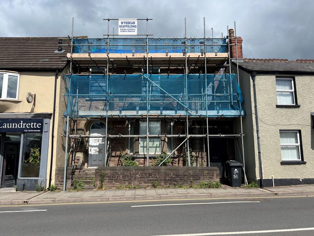 5 bedroom semi-detached house for sale