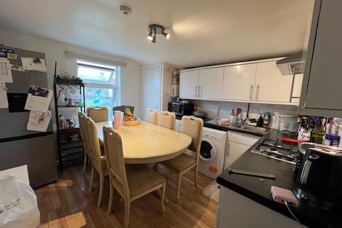 2 bedroom flat to rent, Blythswood Road, Ilford, Essex, IG3