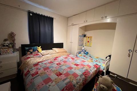 2 bedroom flat to rent, Blythswood Road, Ilford, Essex, IG3