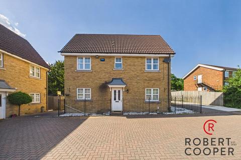 3 bedroom detached house for sale, Aspen Grove, Pinner, HA5