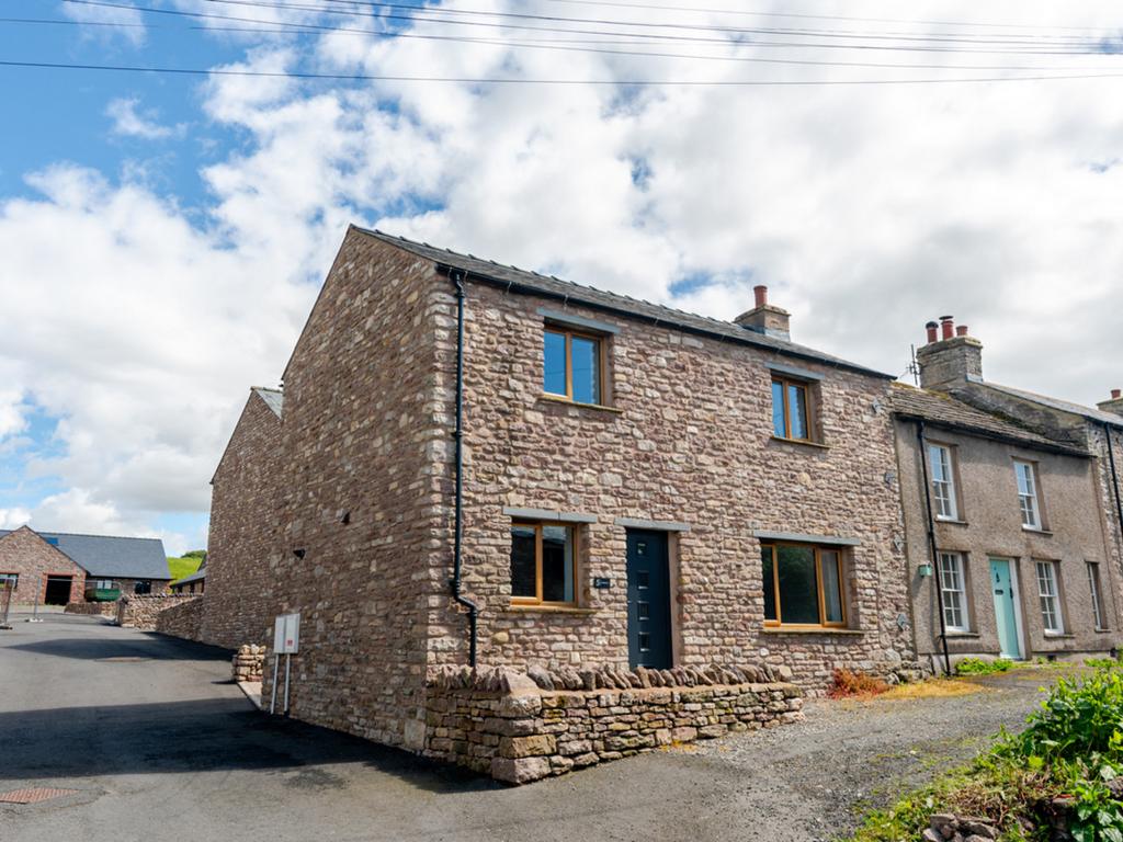 2 bedroom cottage for sale