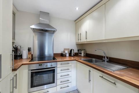1 bedroom flat for sale, Sutton Gardens, Winchester, Hampshire, SO23