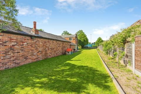 2 bedroom semi-detached house for sale, Yewtree Lane, Manchester, Greater Manchester, M23
