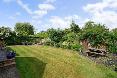 4 bedroom detached house for sale, Eastgate Road, Tenterden, Kent, TN30