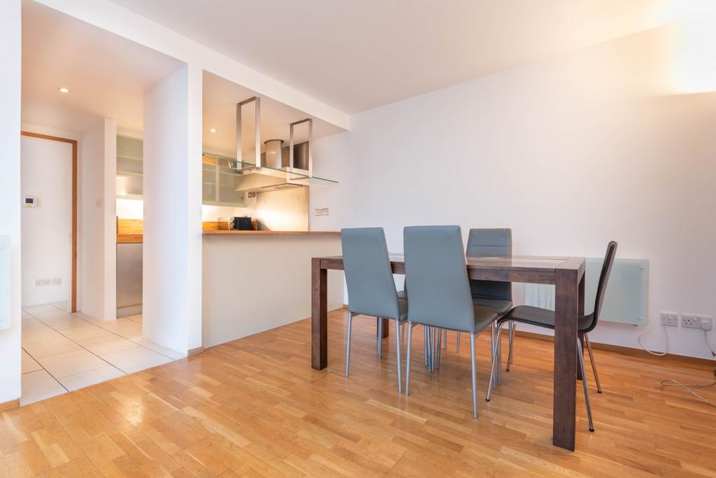 Apartment in Kings Cross - View 3