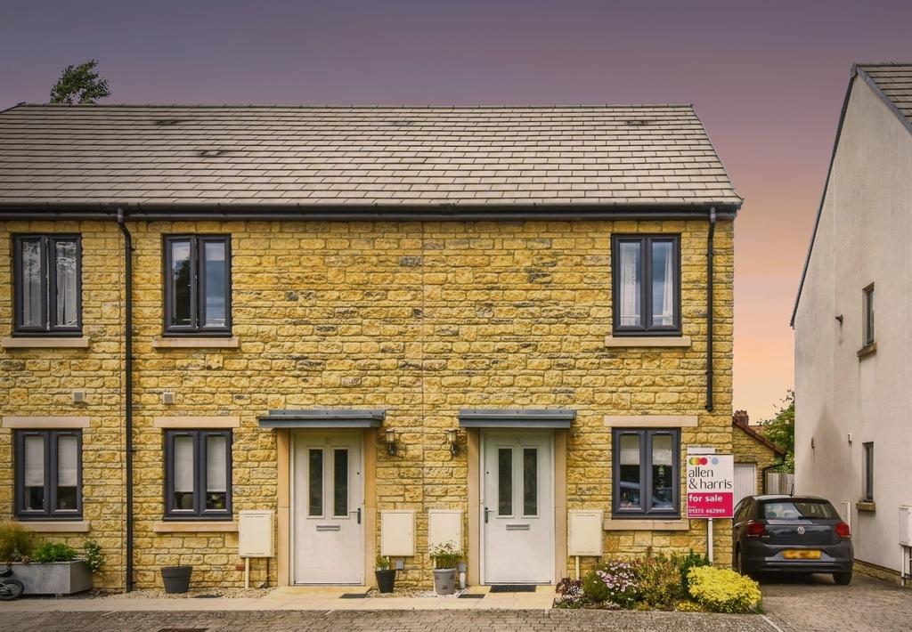 2 bedroom semi-detached house for sale
