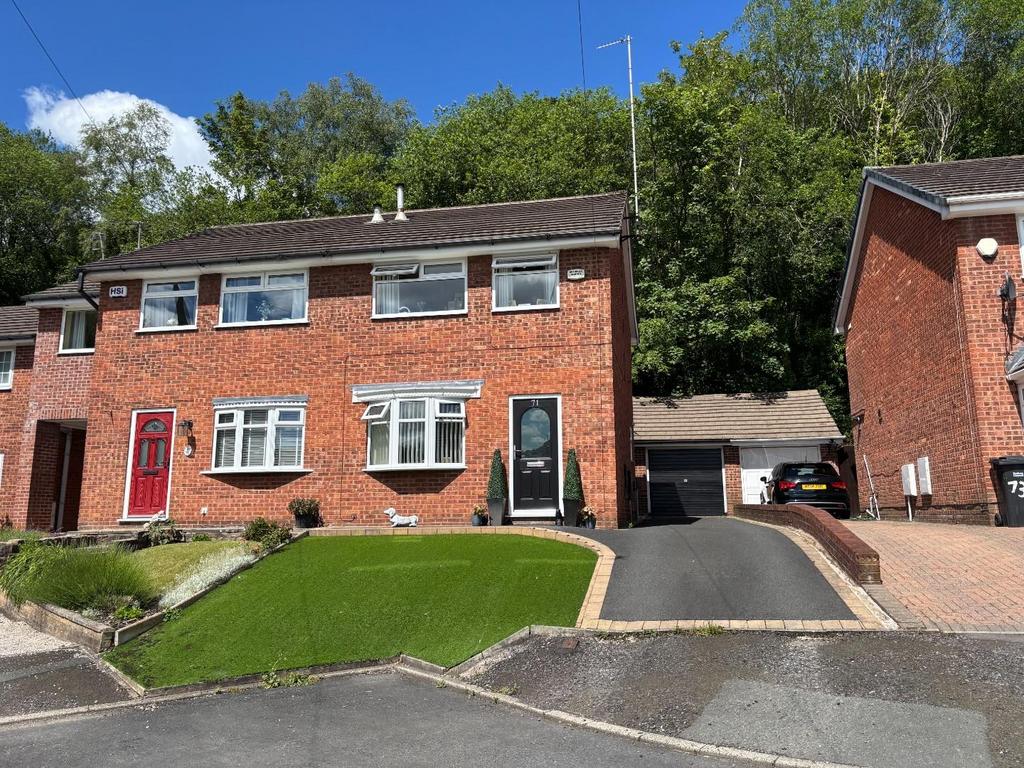 3 bedroom semi-detached house for sale