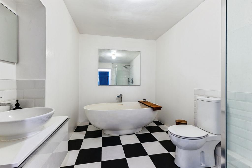 Apartment in Bristol, Clifton - View 2