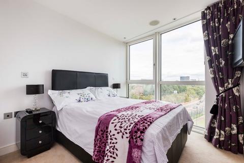2 bedroom apartment to rent, Number One Building, Portsmouth PO1