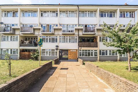 2 bedroom flat for sale, Tenby Court, Walthamstow, London, E17