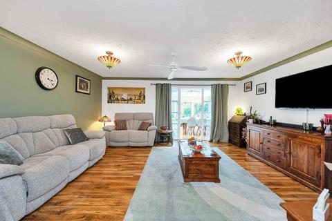 3 bedroom detached bungalow for sale, Barry Lynham Drive, Newmarket CB8