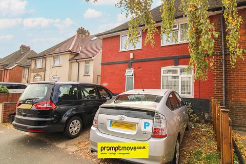 3 bedroom end of terrace house for sale, Selbourne Road Luton LU4 8LU