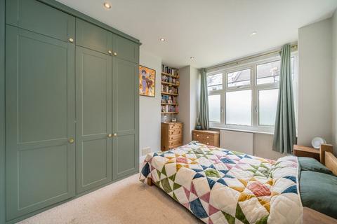 2 bedroom flat for sale, Kenlor Road, London SW17