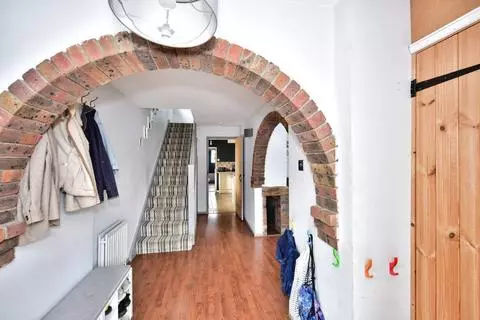 4 bedroom semi-detached house for sale – pohled 2