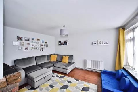4 bedroom semi-detached house for sale – pohled 3