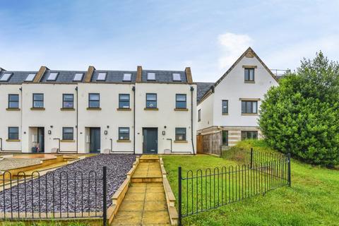 3 bedroom end of terrace house for sale, Avenue La Fleche, CHIPPENHAM