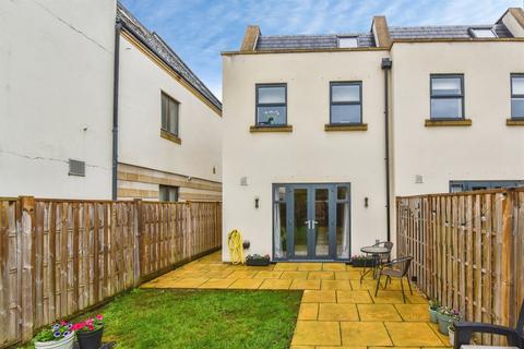 3 bedroom end of terrace house for sale, Avenue La Fleche, CHIPPENHAM