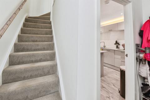 3 bedroom end of terrace house for sale, Avenue La Fleche, CHIPPENHAM