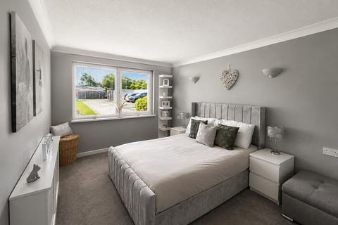 2 bedroom flat for sale, Brookfield Road, Bexhill on Sea TN40