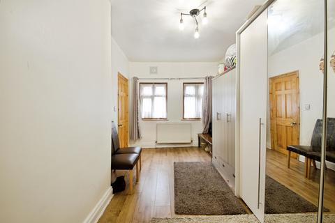 3 bedroom terraced house for sale, Kingston Road, Ilford