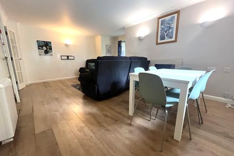 2 bedroom retirement property to rent, Grandfield Avenue, WATFORD