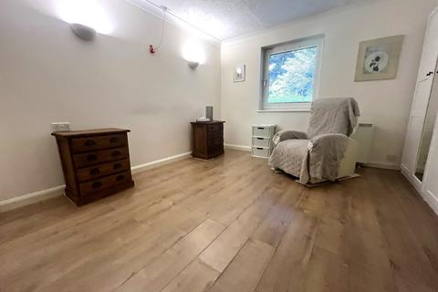 2 bedroom retirement property to rent, Grandfield Avenue, WATFORD