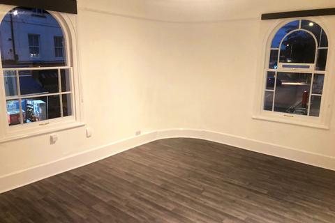 2 bedroom apartment to rent, Berrylands Road, SURBITON