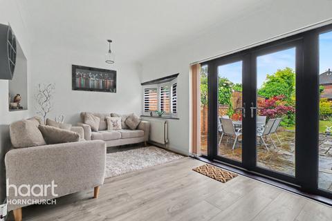 3 bedroom detached house for sale, Candover Road, Hornchurch