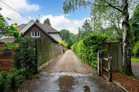 5 bedroom detached bungalow for sale, Hempstead Lane, Potten End, Hertfordshire, HP4 2RZ
