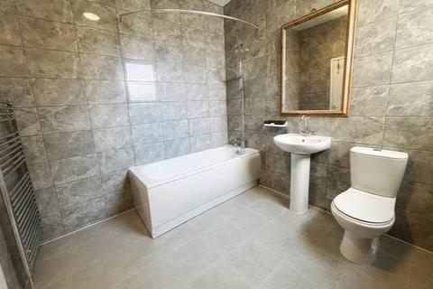 3 bedroom house to rent, Denbigh Road, London, E6