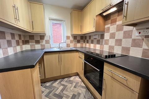1 bedroom flat to rent, Cedar Court, Taunton TA2