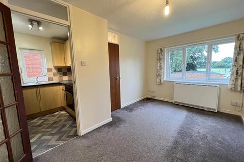 1 bedroom flat to rent, Cedar Court, Taunton TA2