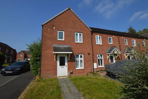 3 bedroom townhouse to rent, Kinsley Close, Ince