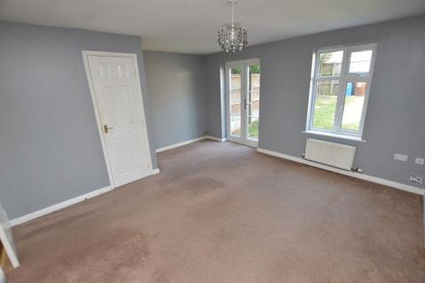 3 bedroom townhouse to rent, Kinsley Close, Ince
