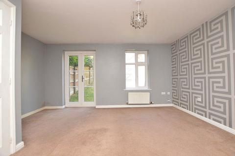 3 bedroom townhouse to rent, Kinsley Close, Ince